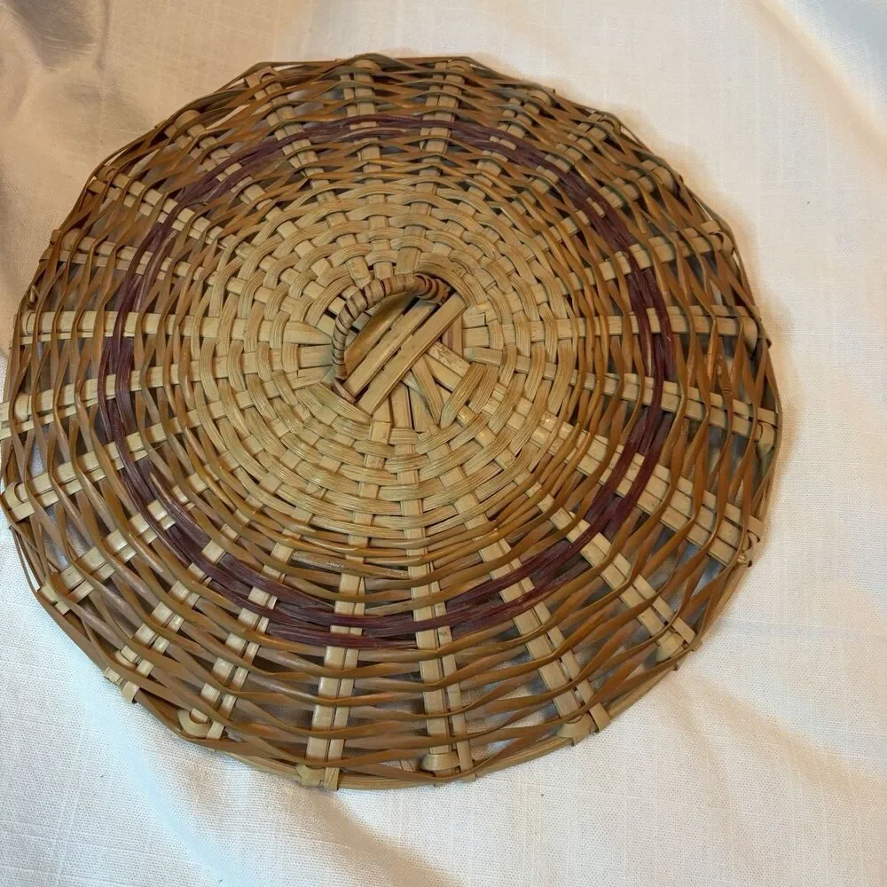 Vintage Hand Woven Wicker Basket With Fitted Lid Top Handle 11” x 14”